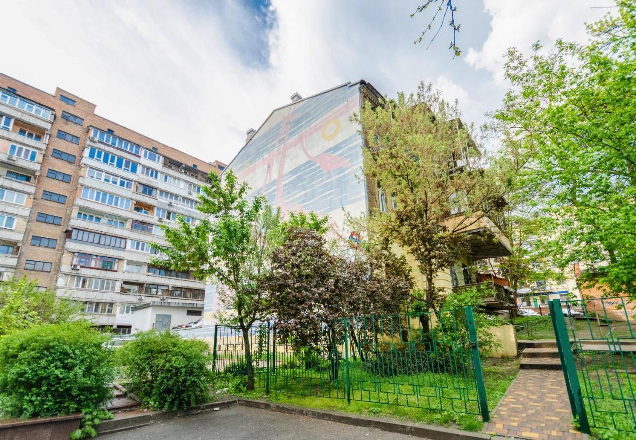 Underground Hostel Kyiv Exterior foto